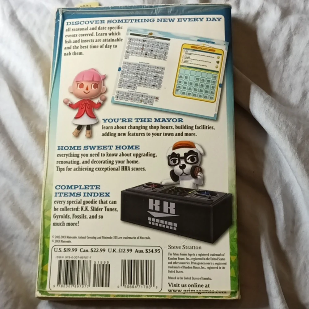 Animal Crossing: New Leaf Nintendo Game Guide Book. - Picture 3 of 3